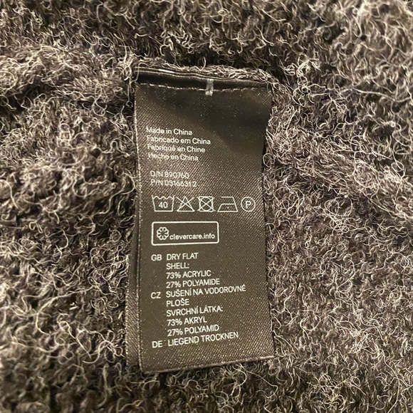 Divided Black Sweater. Size S - Picture 5 of 5